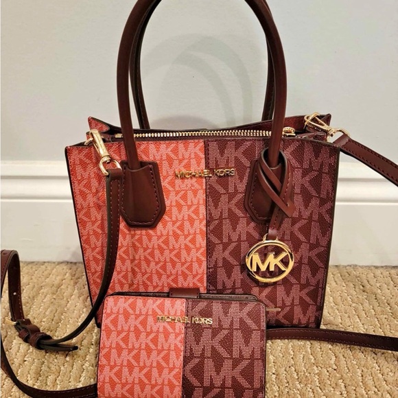 ❤️🖤Michael Kors Purse and Wallet ❤️🖤Great Condition